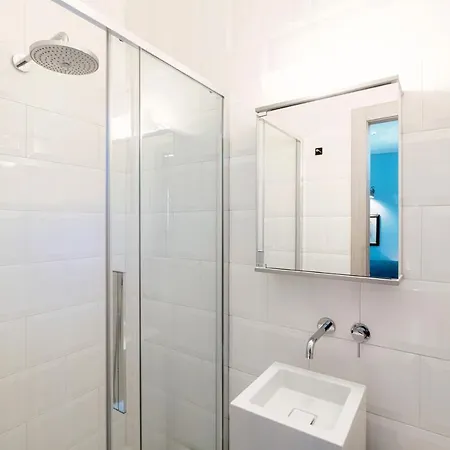 Barbablue Flat - The House Of Travelers * Como