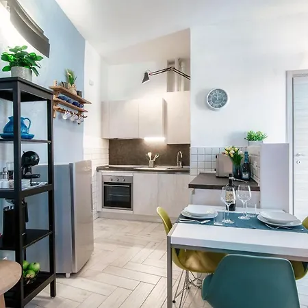 Barbablue Flat - The House Of Travelers * Como