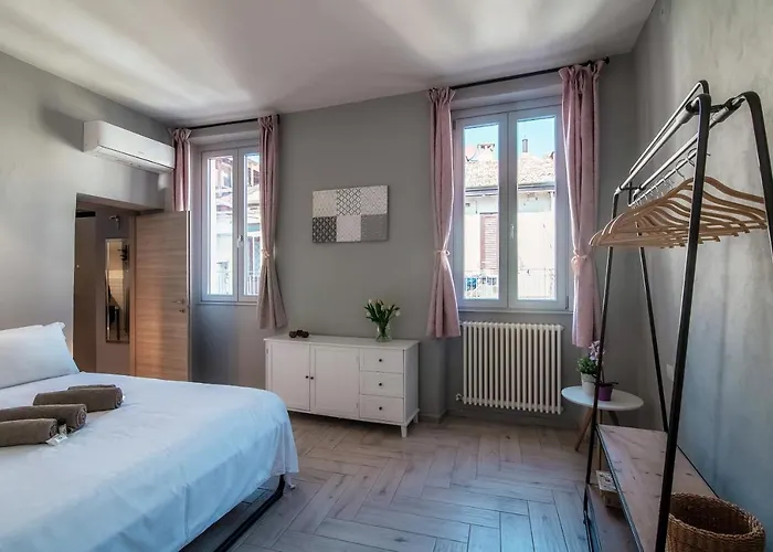 Barbablue Flat - The House Of Travelers * Como