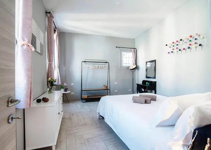 Barbablue Flat - The House Of Travelers * Como